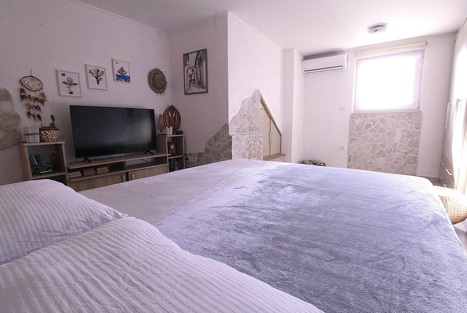 Lovely Apartment Es Umag Luaran gambar